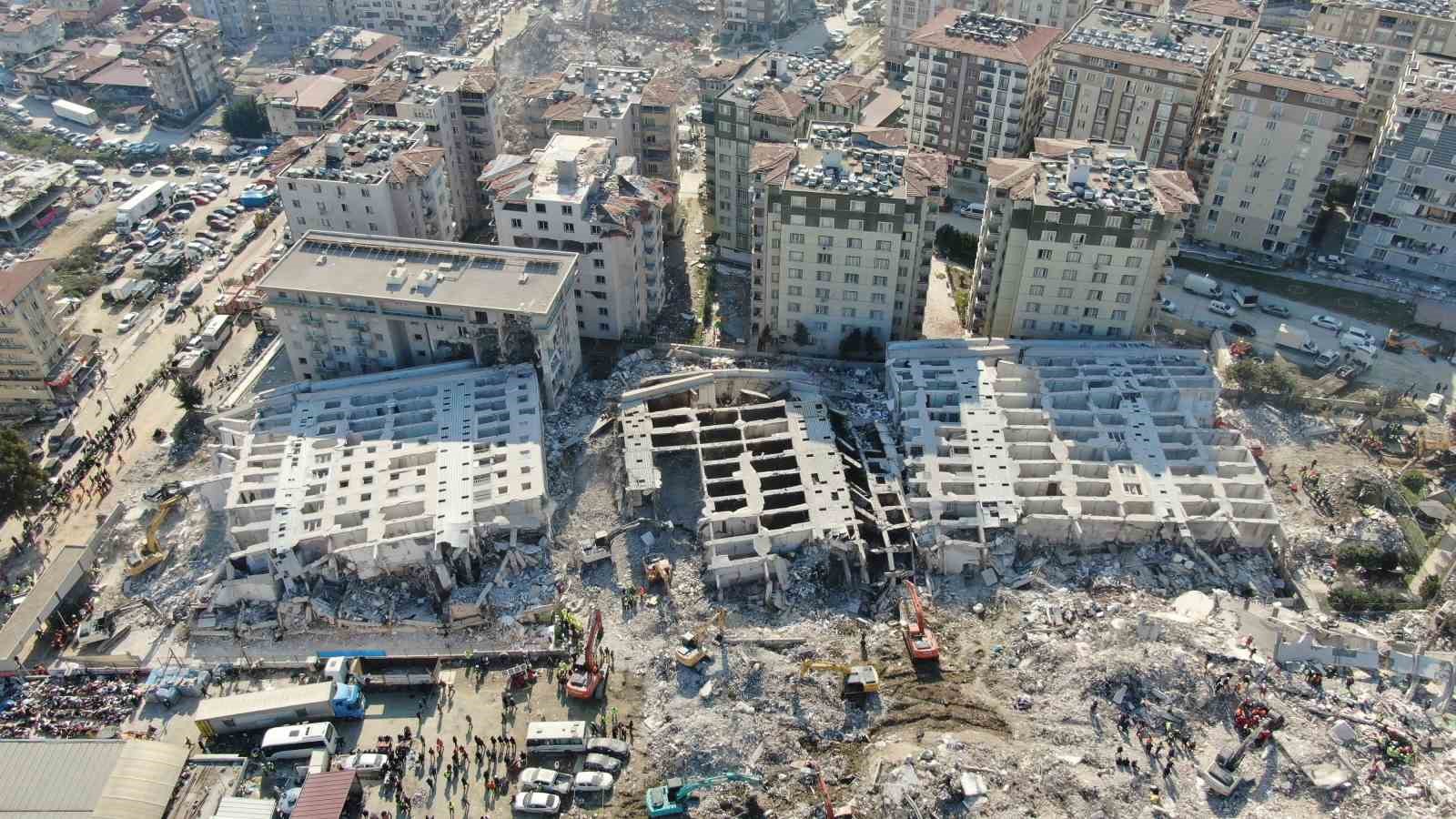 ‘Cenetten bir köşe’ denilerek satılan Rönesans Rezidans’ın enkazından kurtarılan teknik adam yaşadıklarını anlattı ‘Cenetten bir köşe’ denilerek satılan Rönesans Rezidans’ın enkazından kurtarılan teknik adam yaşadıklarını anlattı