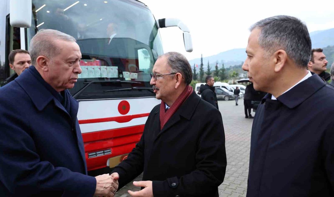 CUMHURBAŞKANI RECEP TAYYİP ERDOĞAN, KAHRAMANMARAŞ MERKEZLİ DEPREMLERDEN ETKİLENEN HATAY’DA DEPREMZEDELER