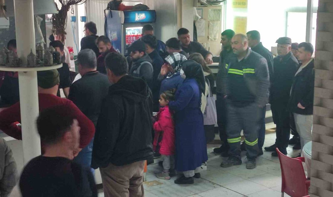 KAHRAMANMARAŞ’TA BİR LOKANTA, 6 ŞUBAT DEPREMLERİNİN YIL DÖNÜMÜ NEDENİYLE YAKLAŞIK