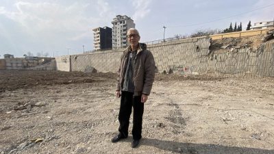 KAHRAMANMARAŞ MERKEZLİ DEPREMLERİN ‘KARA’ HATIRASI EBRAR SİTESİ’NDEN EŞİ, ÇOCUĞU VE