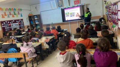 Kahramanmaraş’ta jandarma ekipleri, öğrencilere eğitim semineri verdi. İl Jandarma Komutanlığı