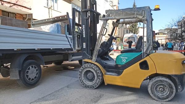 İsmail Hakkı SEYMEN/BURSA, (DHA)- BURSA’da, geri manevra yapan kamyonetin altında