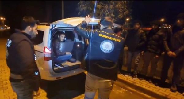 İbrahim EMÜL/OSMANİYE, (DHA)- OSMANİYE’de polisin uygulama noktasında durdurduğu araçlarda Suriye ve