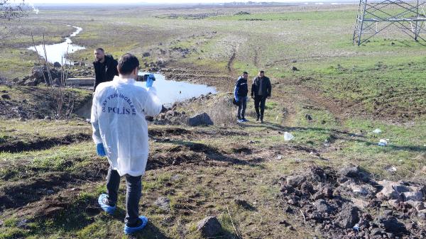 Burak EMEK/DİYARBAKIR, (DHA)- DİYARBAKIR’da çevre yolunda aracını park eden Veysi