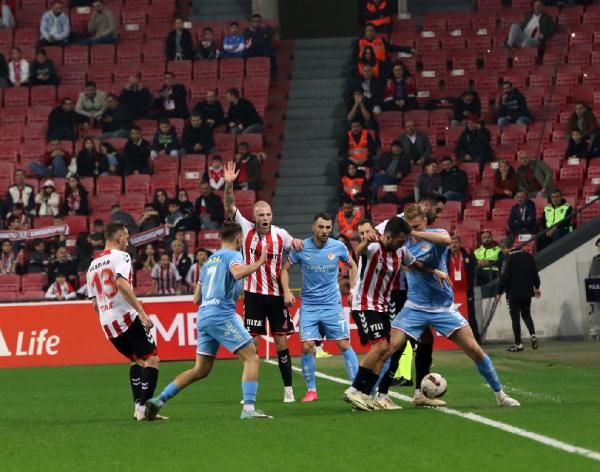 Samsunspor – Antalyaspor: 2-0 İbrahim CANBULAT/SAMSUN,(DHA) STAT: 19 Mayıs HAKEMLER: Atilla Karaoğlan, Volkan Ahmet