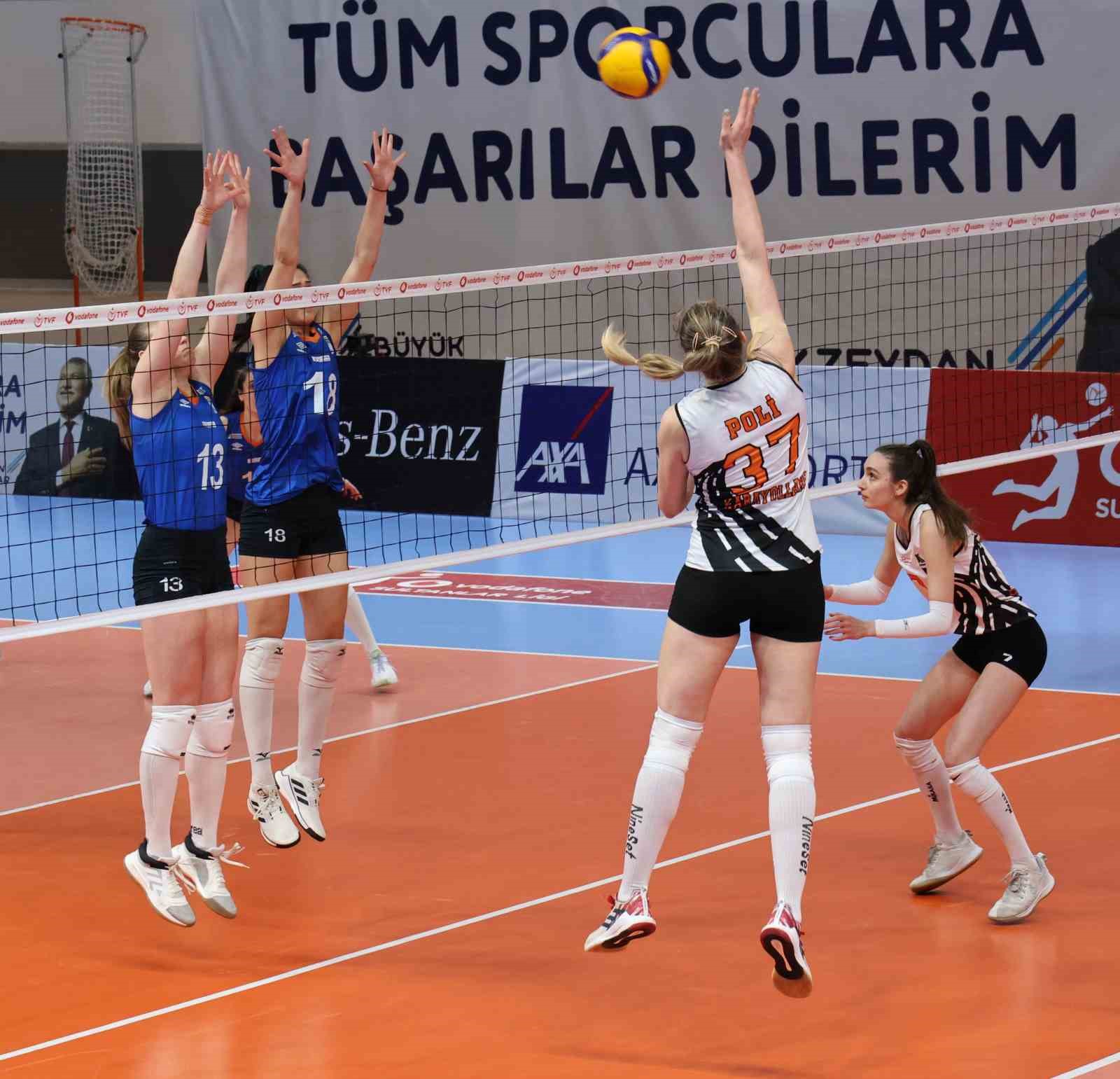 Sultanlar Ligi: Çukurova Belediyespor: 3 - Karayolları Spor Kulübü: 0 Sultanlar Ligi: Çukurova Belediyespor: 3 - Karayolları Spor Kulübü: 0