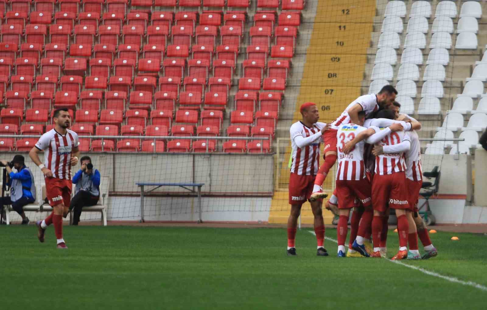 Trendyol Süper Lig: Hatayspor: 0 - Sivasspor: 1 (İlk yarı) Trendyol Süper Lig: Hatayspor: 0 - Sivasspor: 1 (İlk yarı)