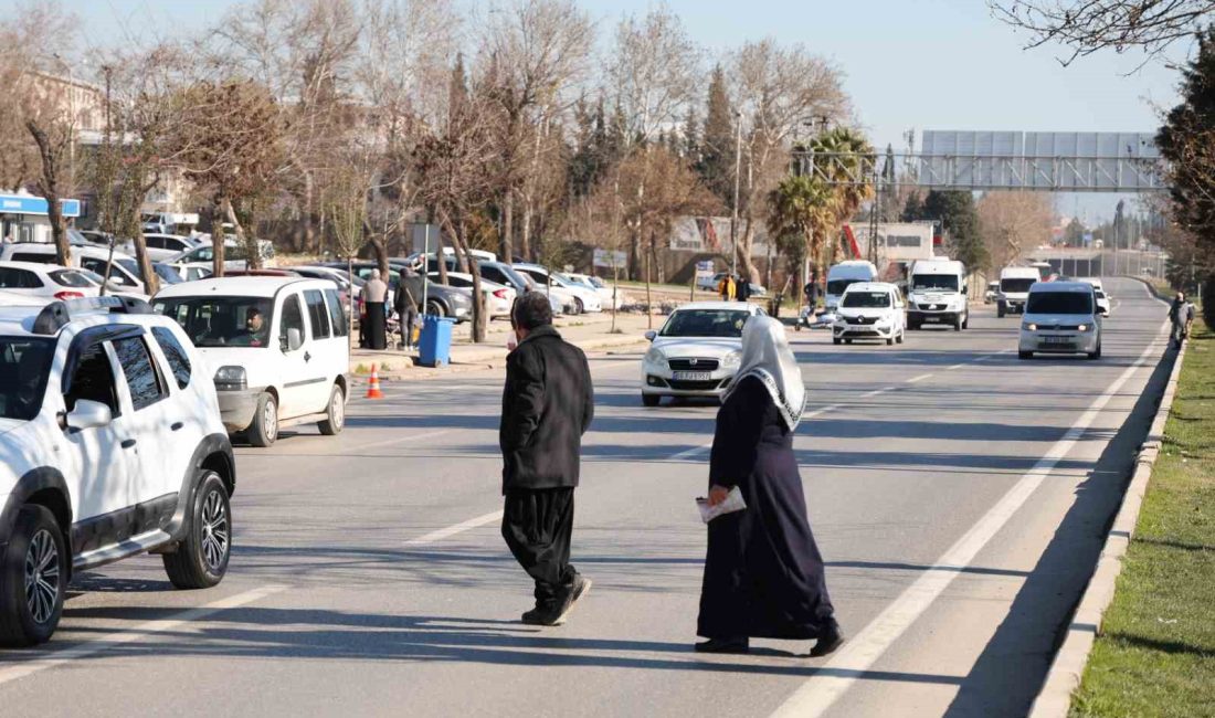 Vatandaşlar ölüm yoluna çare istiyor KAHRAMANMARAŞ’TA ONLARCA ÖLÜMLÜ VE YARALAMALI TRAFİK KAZALARININ MEYDANA GELDİĞİ KARAYOLUNA