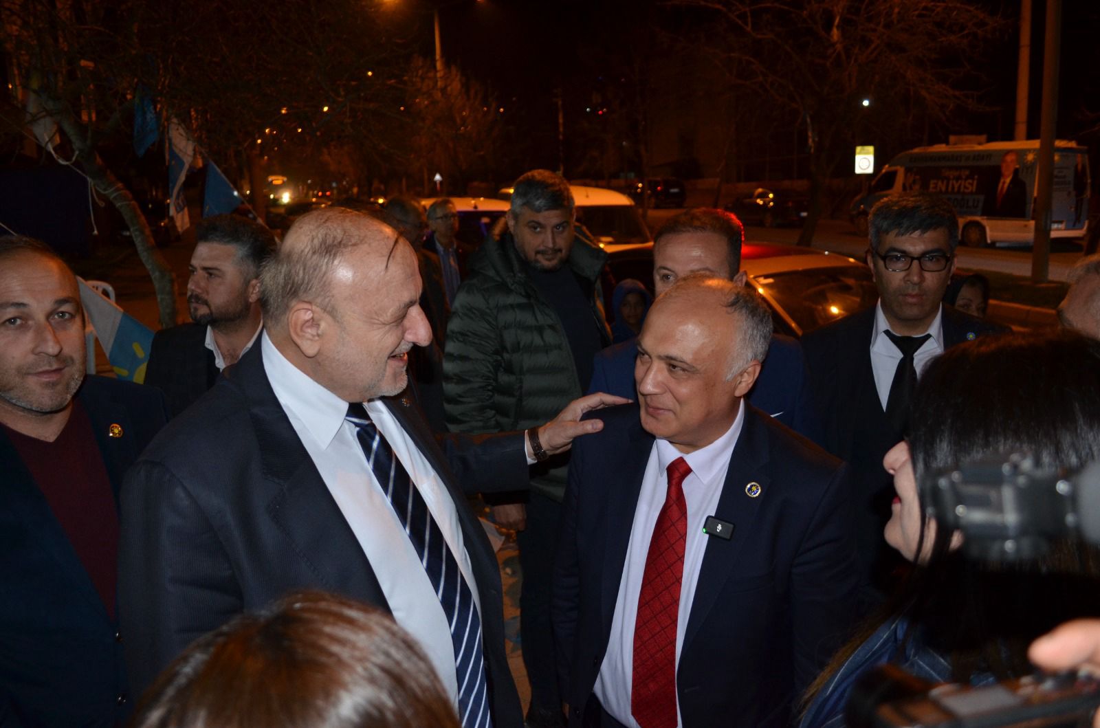 Vural, Dulkadiroğlu seçim ofisini ziyaret etti