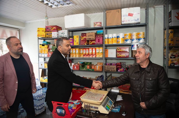 Yörükselim Mahallesi ve Uzunoluk Caddesi’nde vatandaşlarla bir araya gelen Başkan