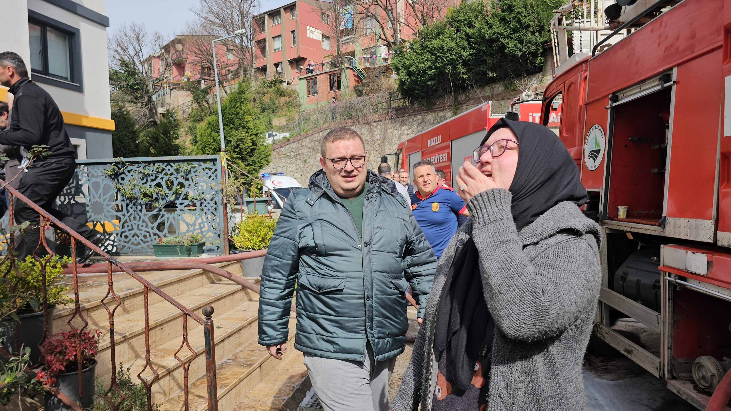 Apartmandaki yangında kedileri için gözyaşı döktü Apartmandaki yangında kedileri için gözyaşı döktü