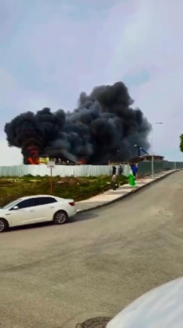 Arnavutköy'de inşaat alanında yangın -1