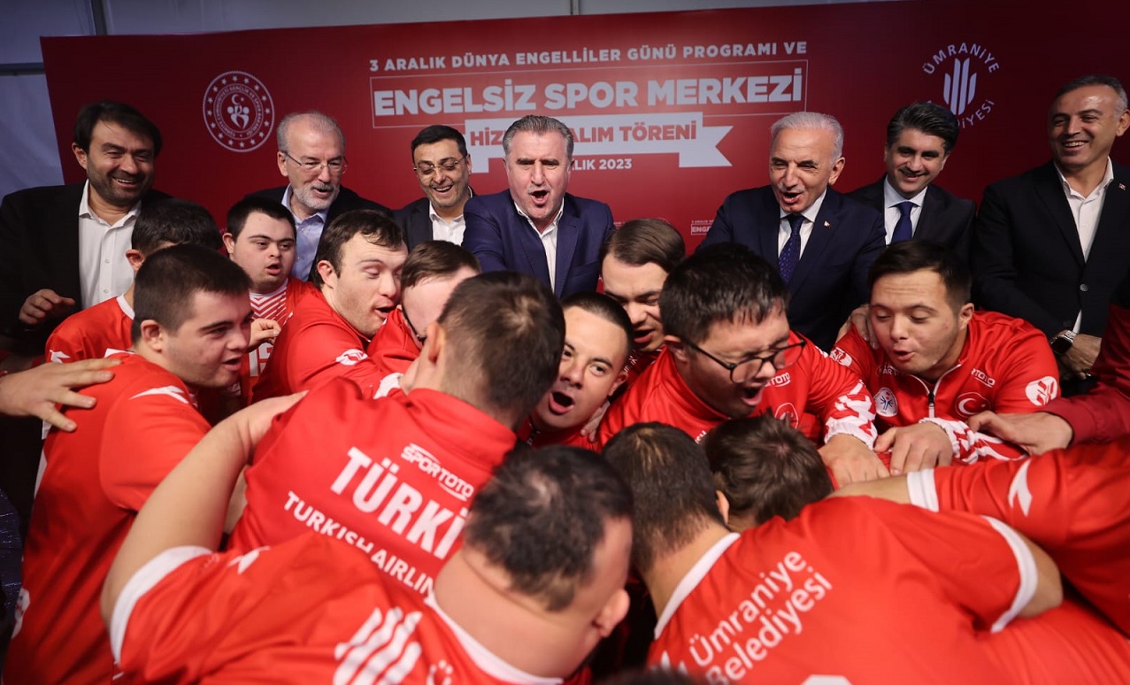 bakan bak dunya spor oyunlarinda mucadele edecek down sendromlu milli sporculara basarilar diledi 65f953d8b6fc4