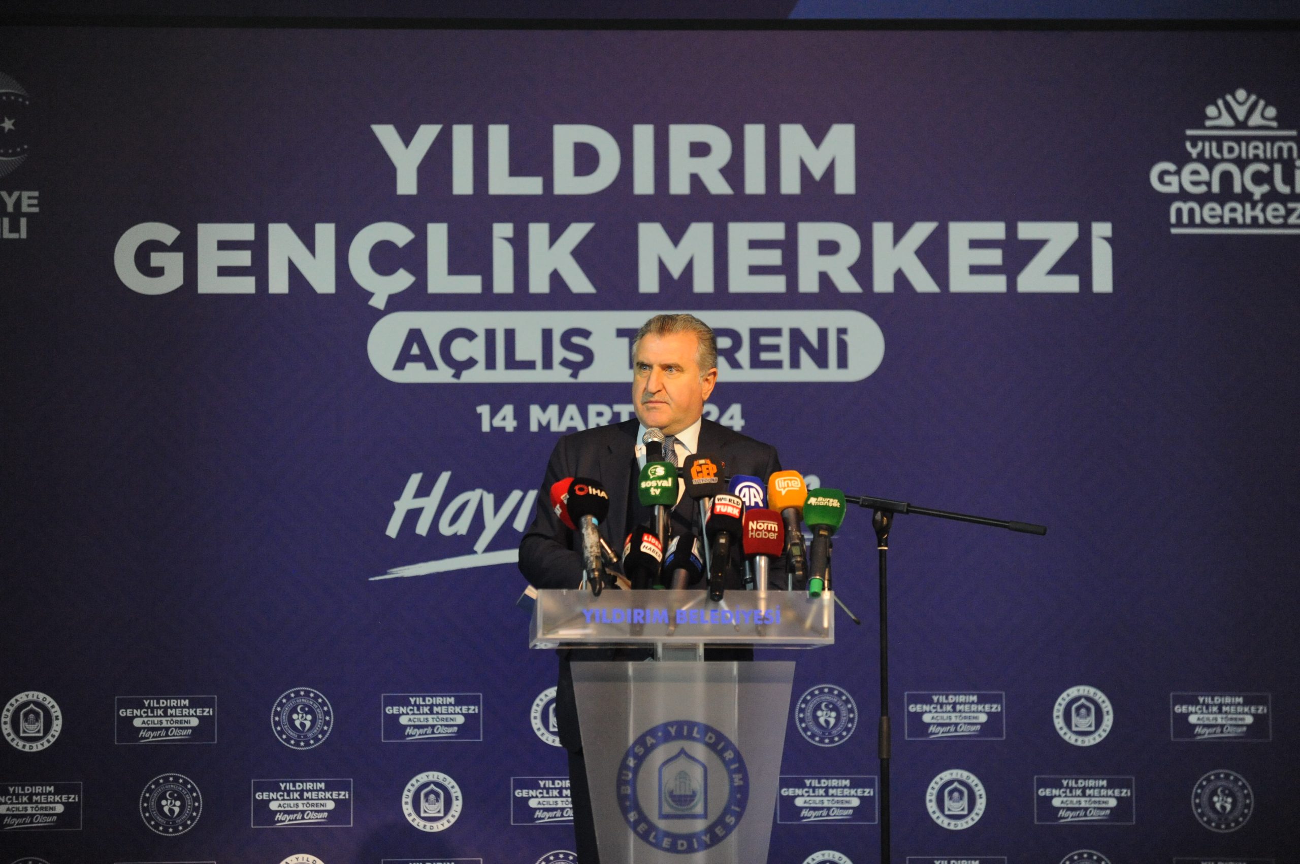 Bakan Bak: Ülkemiz bir spor devrimi yaşıyor (2)