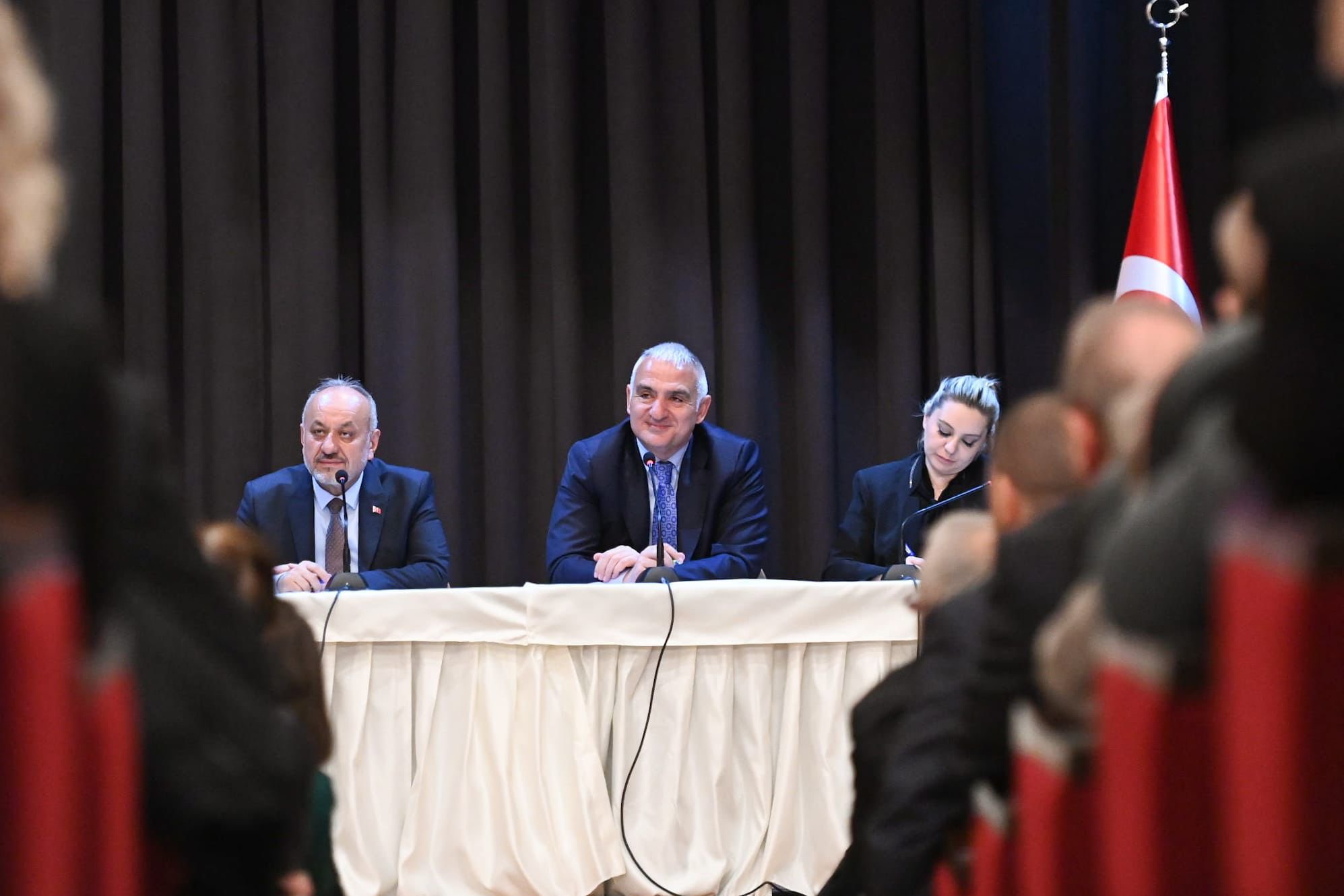 bakan ersoy 2024 hedefimiz 60 milyon ziyaretci ve 60 milyar dolar gelir elde etmek 65fb138277e11