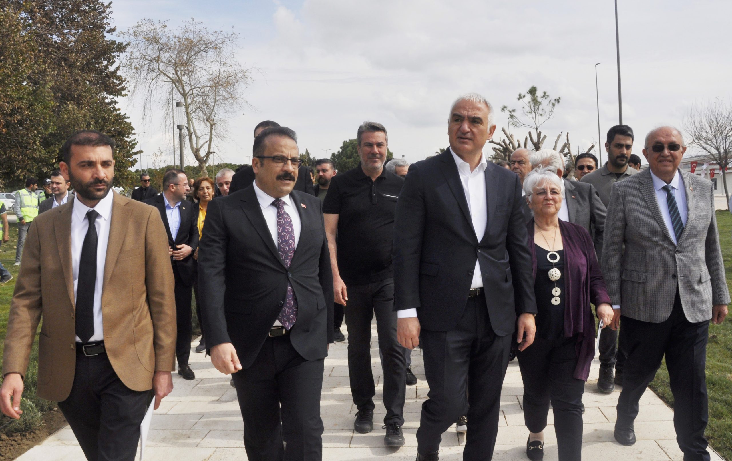Bakan Ersoy: Ülkemizin turizm markası olması için çalışıyoruz
