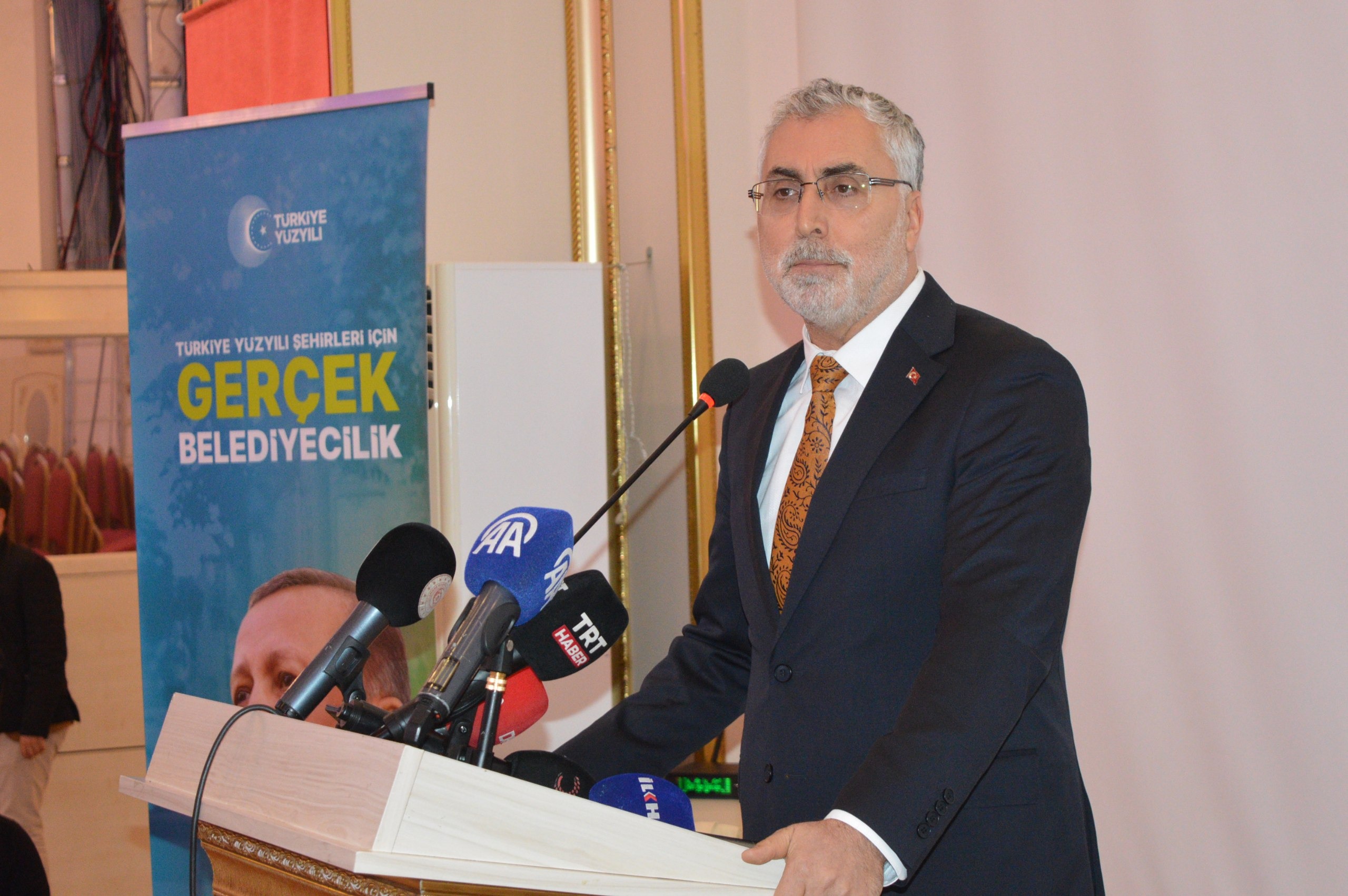 Bakan Işıkhan, Mardin’de (2)