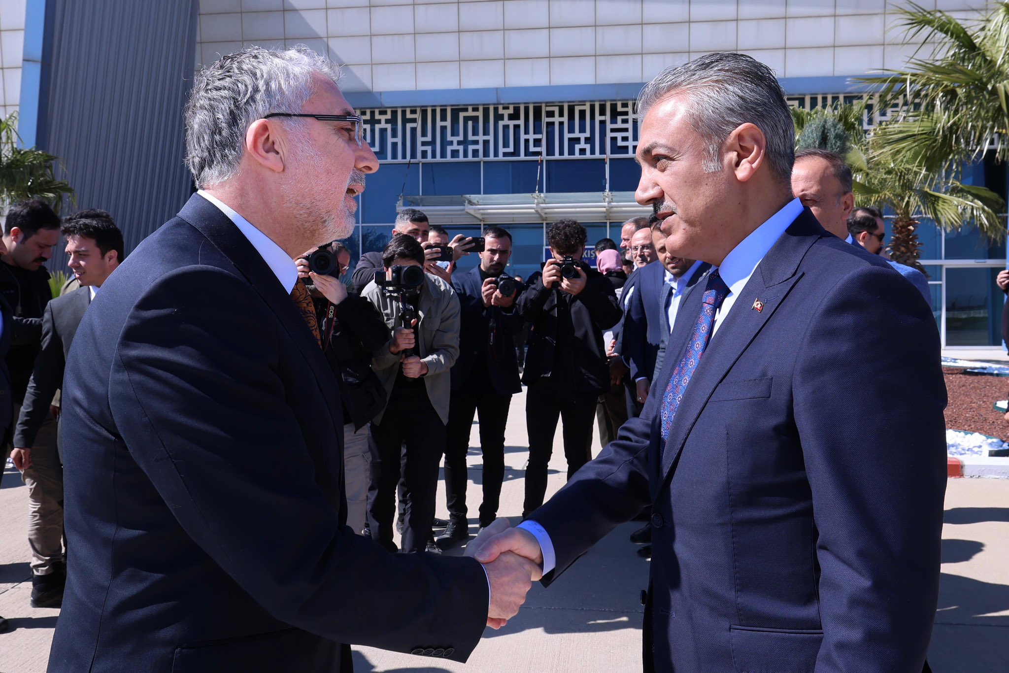 Bakan Işıkhan, Mardin’de 1 bakan isikhan mardinde 65ef02966da55