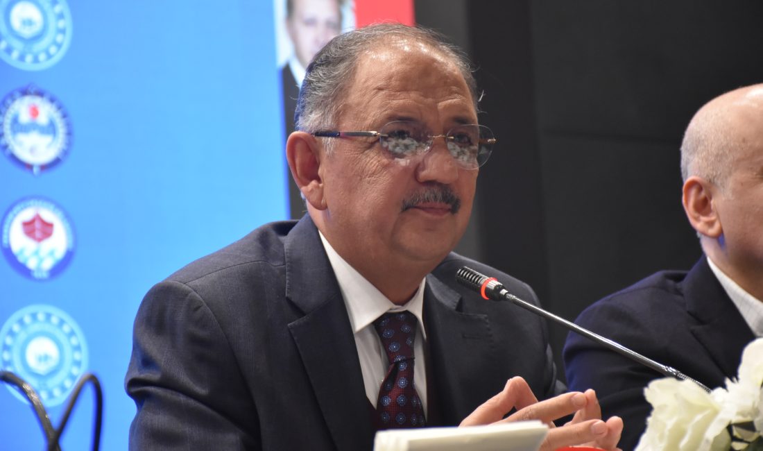 SEKTÖR TEMSİLCİLERİ BULUŞMASINDA KONUŞTU Çevre, Şehircilik ve İklim Değişikliği Bakanı