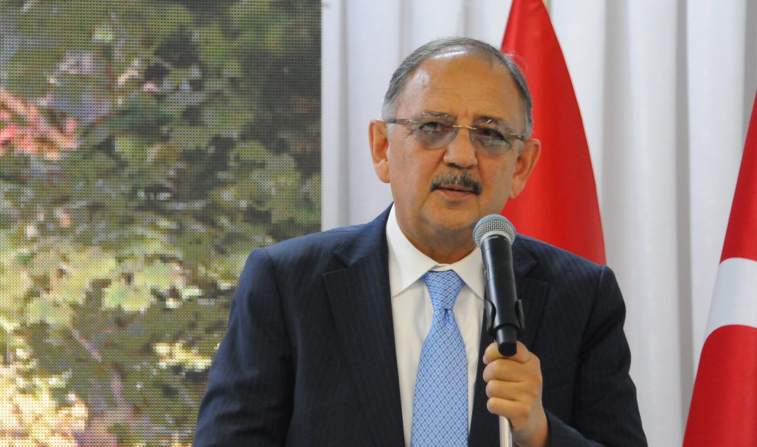 İFTARA KATILDI Çevre, Şehircilik ve İklim Değişikliği Bakanı Mehmet Özhaseki,