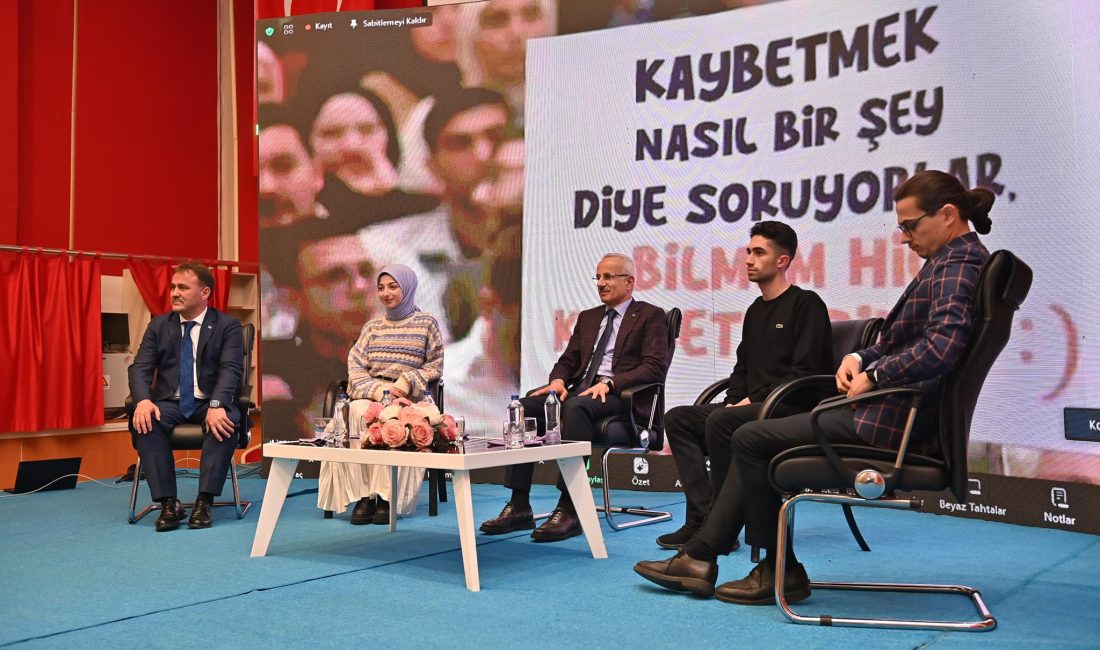 GÜMÜŞHANE’DE GENÇLERLE BULUŞTU Ulaştırma ve Altyapı Bakanı Abdulkadir Uraloğlu, Trabzon’daki