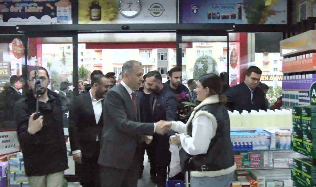 İstanbul-Bakan Yerlikaya, Büyükçekmece’de esnafları ziyaret etti Vehbi DEMİR-Özcan KILIÇ /