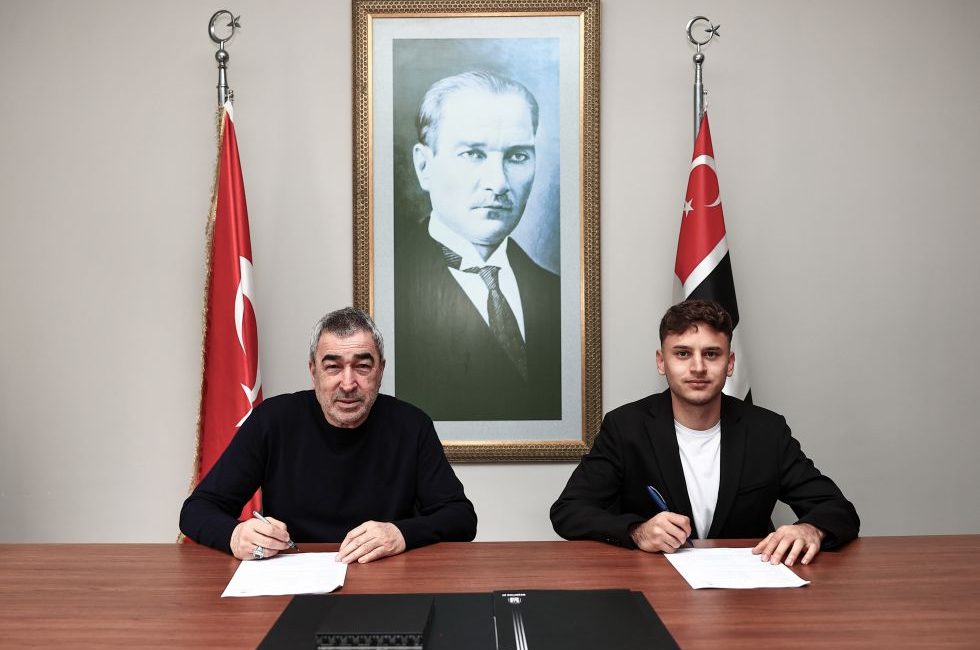 İSTANBUL, – Beşiktaş, 19 yaşındaki genç orta saha Fahri Kerem