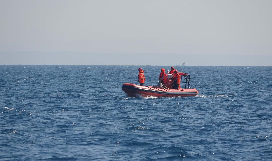 Cemhan ŞEN/ÇANAKKALE, – ÇANAKKALE’nin Eceabat ilçesi açıklarında alabora olup, batan