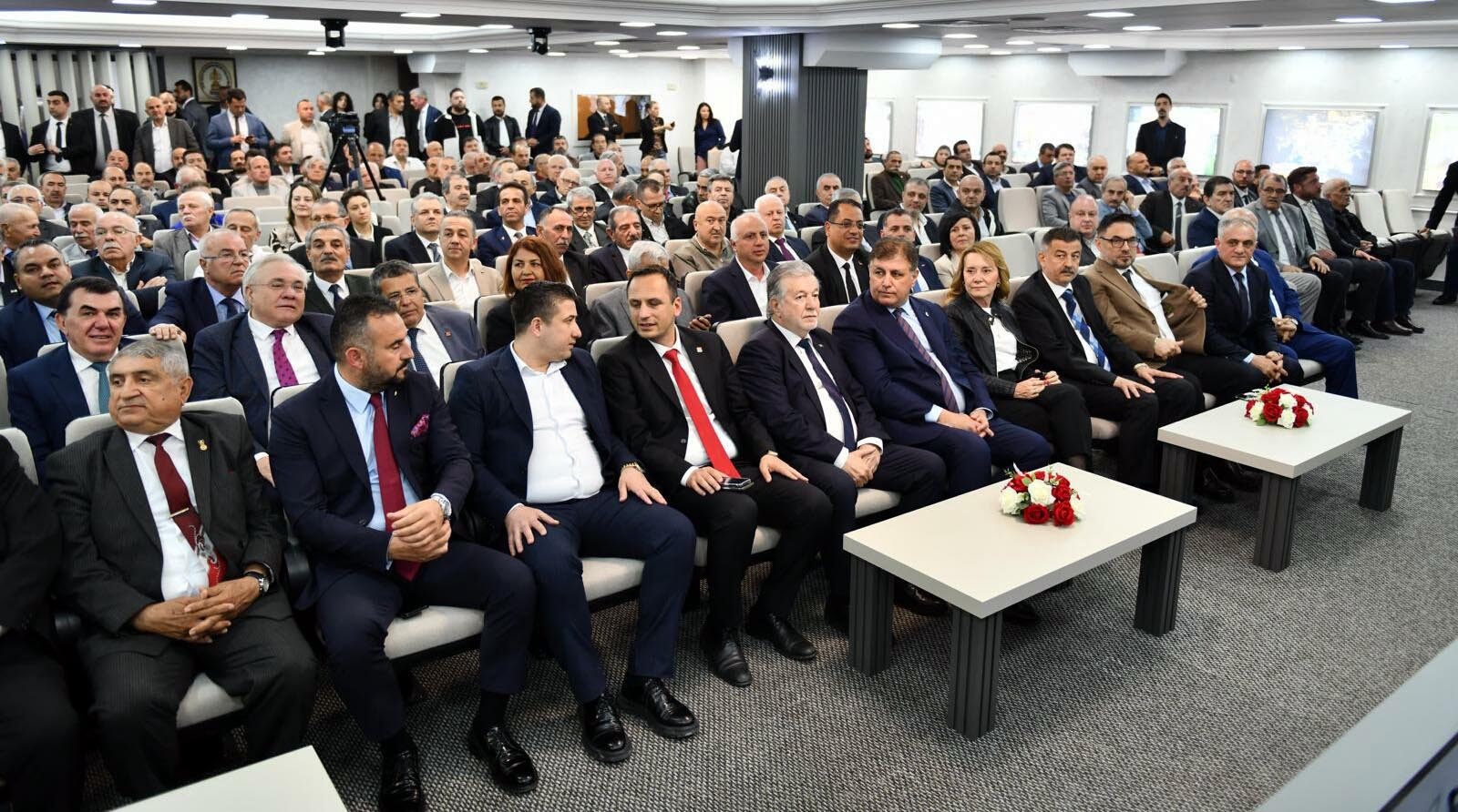 Cemil Tugay: Gördes Barajı'na çevresindeki 2 barajdan su getireceğiz