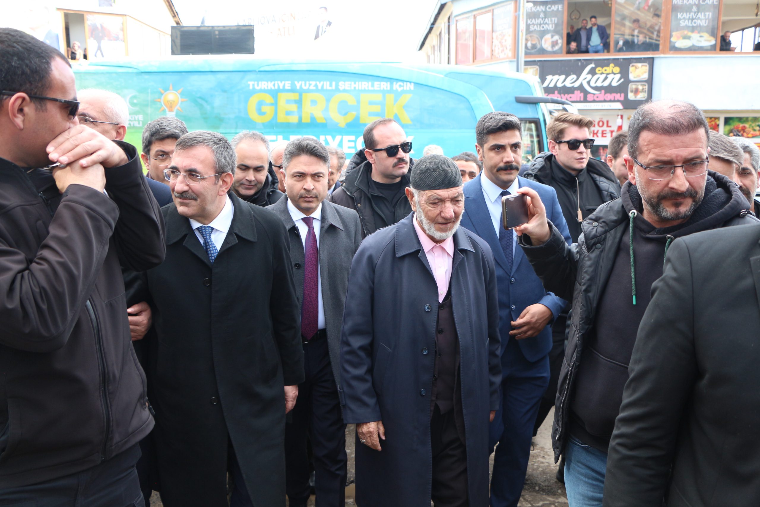 Cumhurbaşkanı Yardımcısı Yılmaz: Bölgenin kaynaklarını kullanarak yerel ekonomiyi güçlendirmeye devam edeceğiz (3)