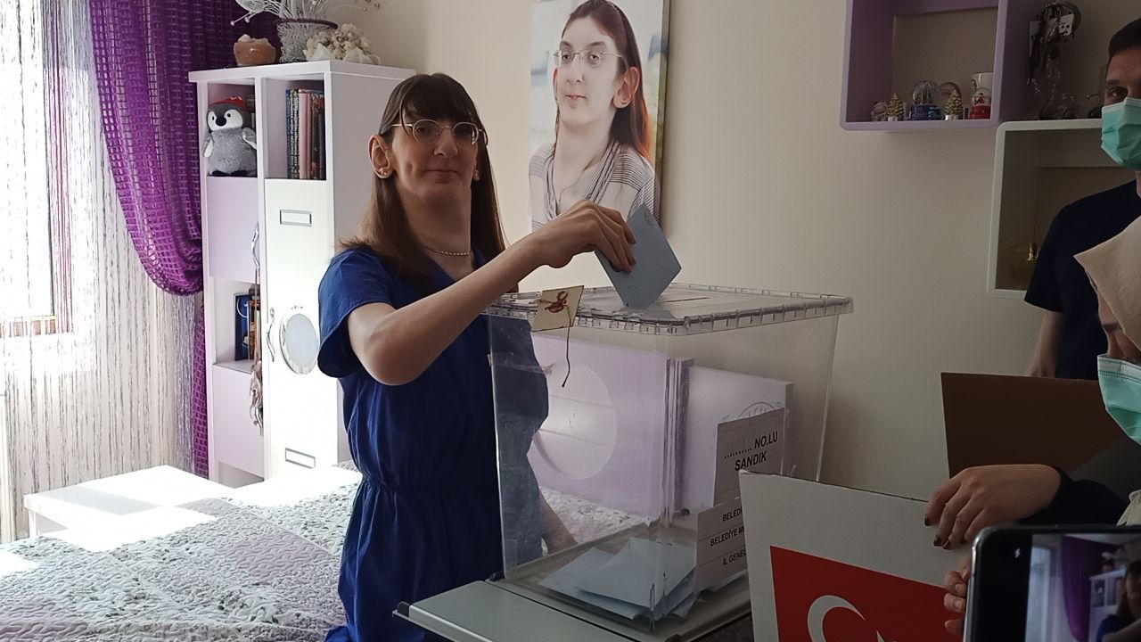 dunyanin en uzun kadini oyunu evinde kullandi 660933ed31260