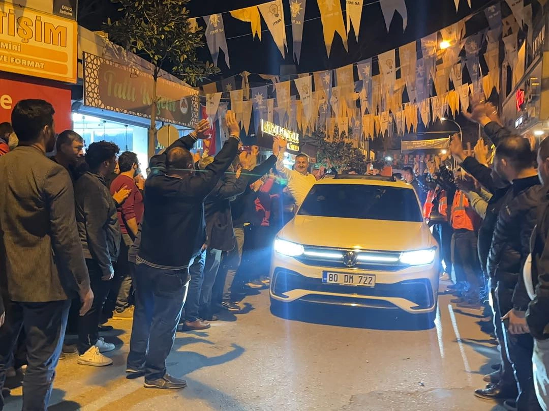 duzicinde miting gibi kalabalik 1