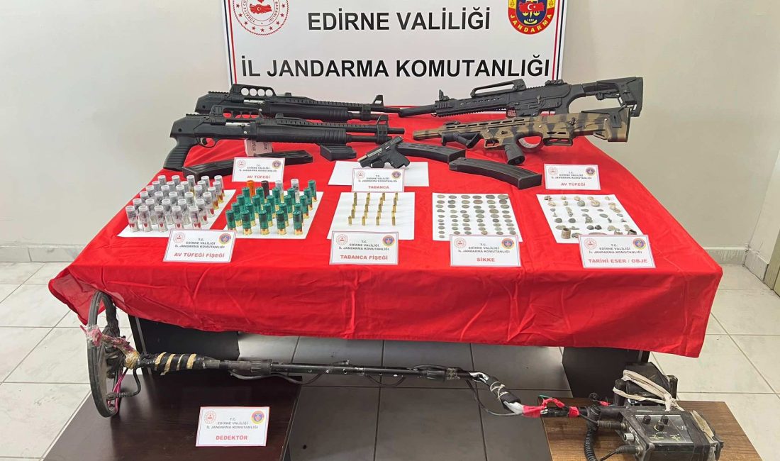 Ünsal YÜCEL/EDİRNE, -EDİRNE’de bir evde yapılan aramada 105 tarihi eser