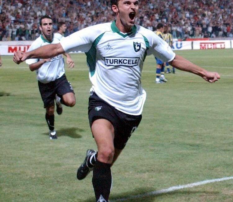 Ergin KARATAŞ / İZMİR, KARİYERİNDE Beşiktaş, Trabzonspor ve A Milli