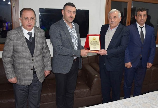 Andırın Orman İşletme Müdürlüğünde emekli olan çalışanlar veda yemeğinde buluştu.