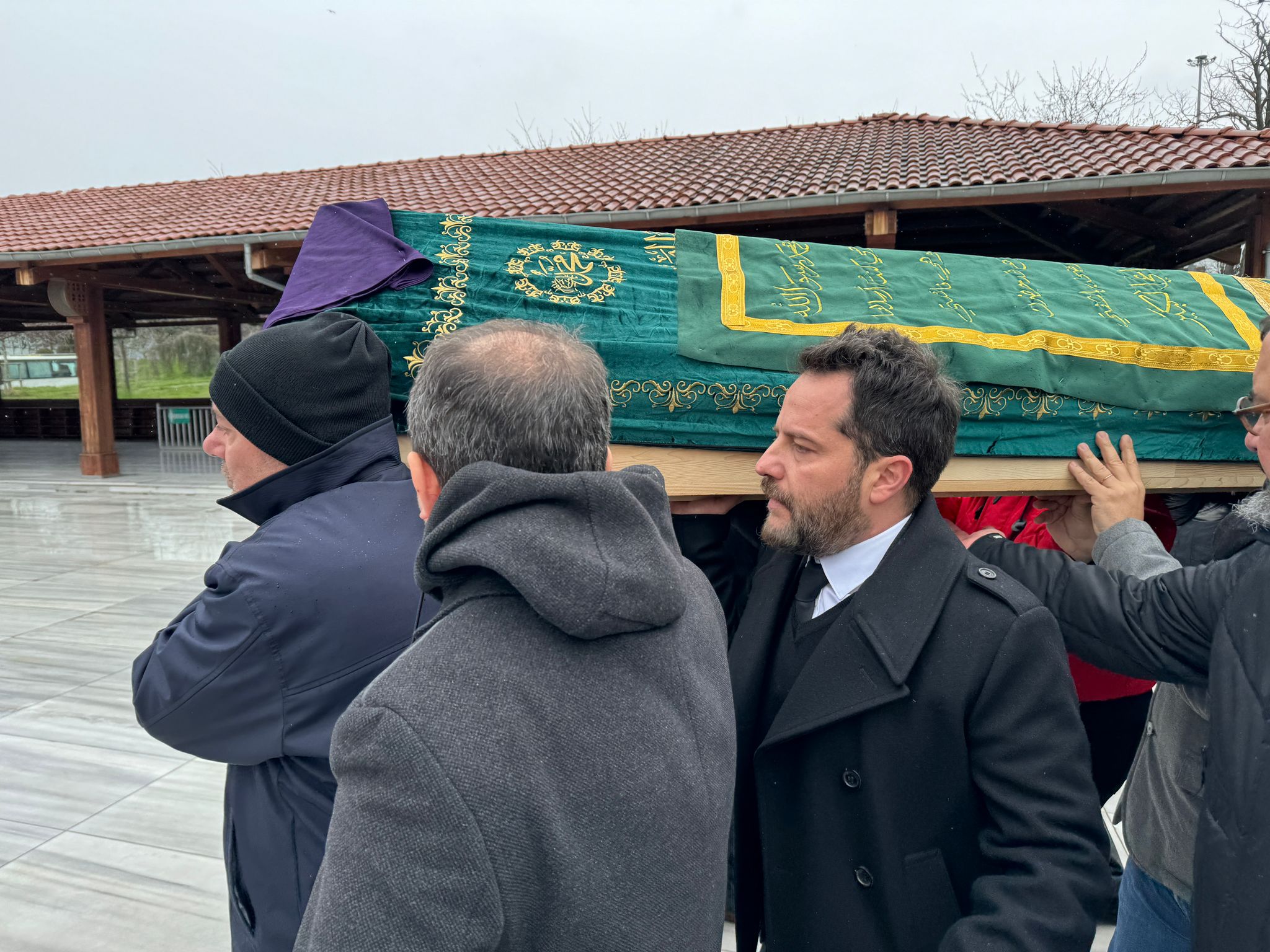 erden timurun kayinvalidesi son yolculuguna ugurlandi 65fadb40195c5