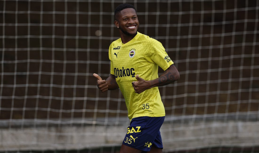 İSTANBUL, – Fenerbahçe, hazırlıklarını akşam saatlerinde Can Bartu Tesisleri’nde yaptığı