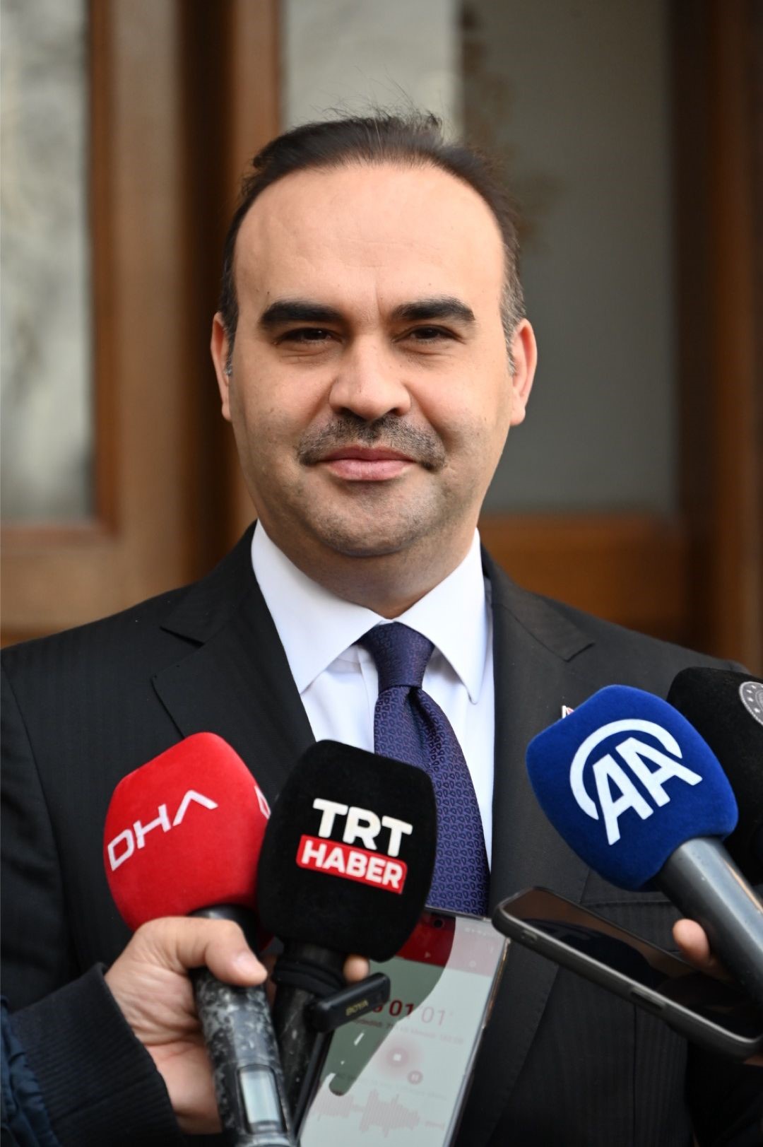 Kacır: Kendisini hayali cumhurbaşkanı yardımcısı ilan edip, 700 kilometre ötede mitingler yapıyordu