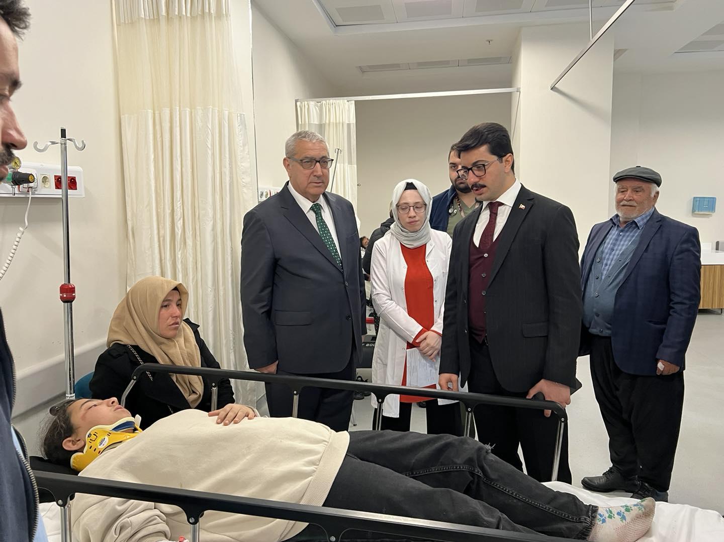 Kahramanmaraş’ta servis minibüsü devrildi: 14'ü öğrenci 15 yaralı