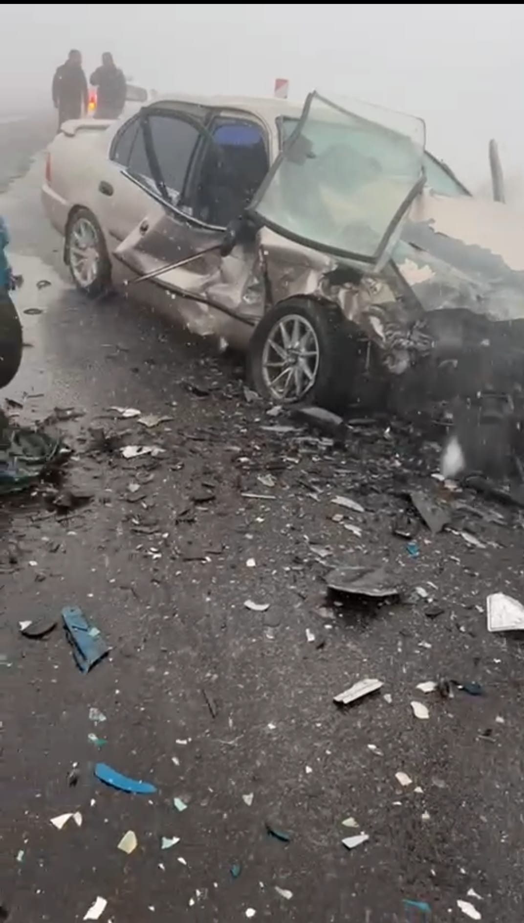 Niğde'de kar ve sisli yolda iki otomobil çarpıştı: 5 yaralı