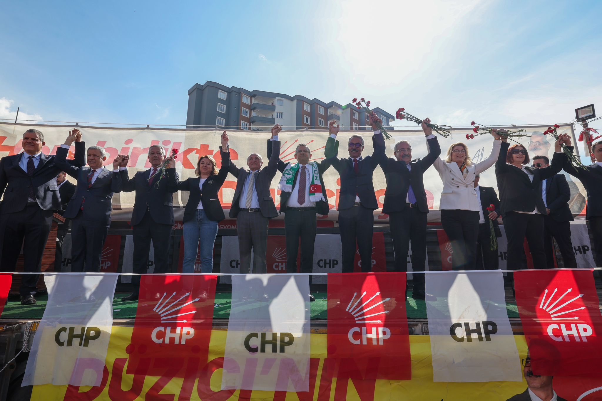 Özgür Özel: Tayyip Bey Hatay'ı da kandırmış, Osmaniye'yi de kandırmış