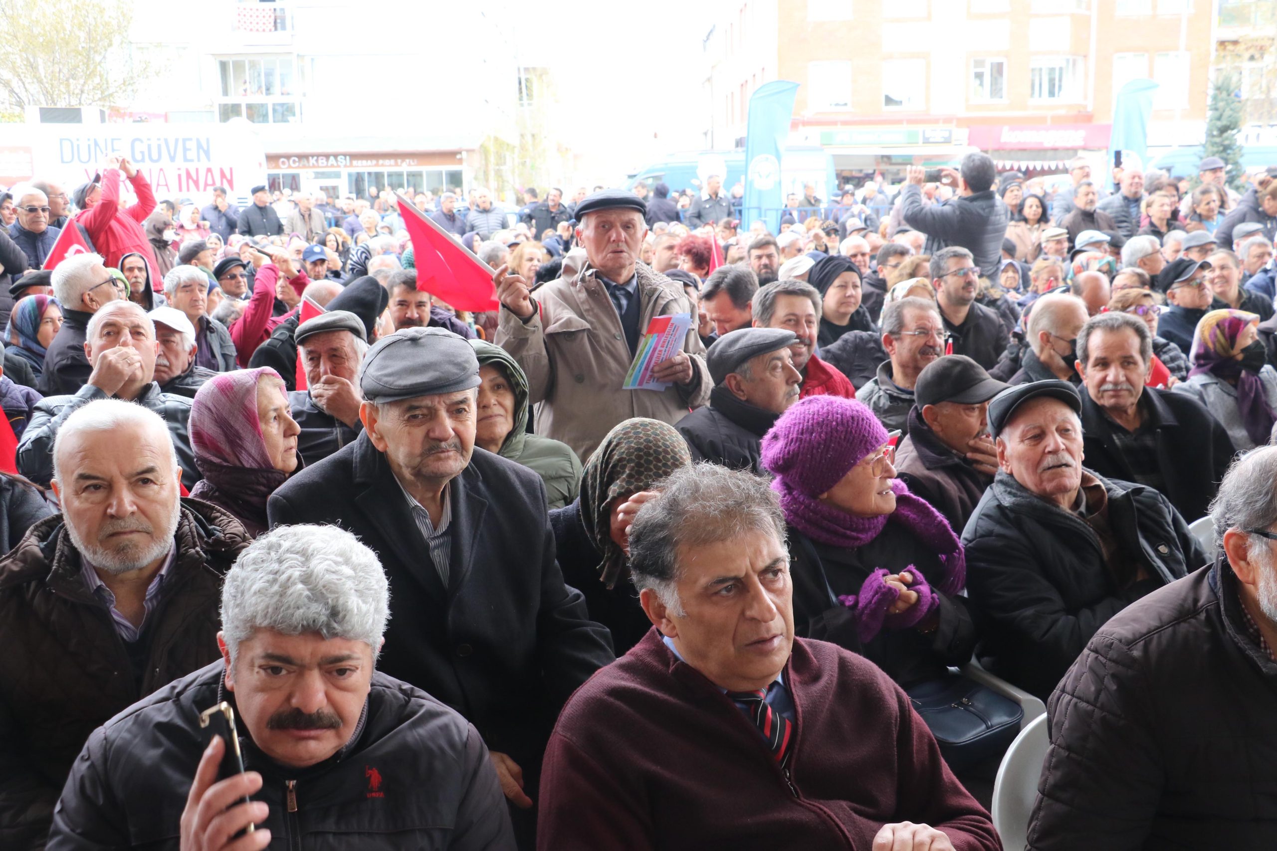 Özgür Özel’den Filistin için kalıcı ateşkes çağrısı