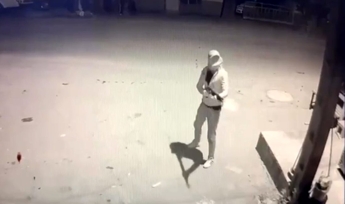 Adem AKALAN/ANTALYA, -ANTALYA’da siyasi parti broşürü bırakmak isteyenler ile iş