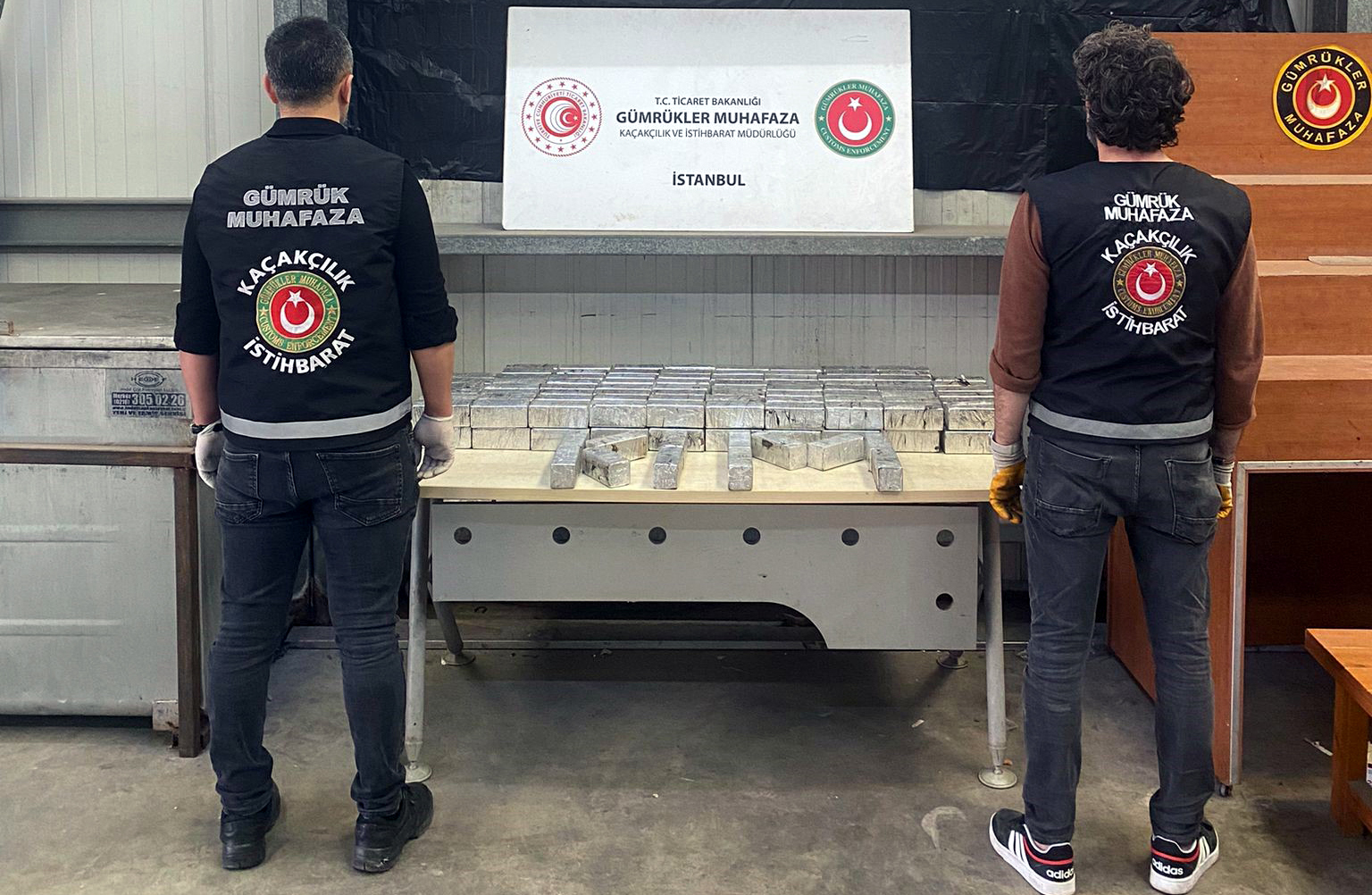 ticaret bakanligi 2 haftada 142 milyon liralik uyusturucu ve kacak esya ele gecirildi 66050f5c06314