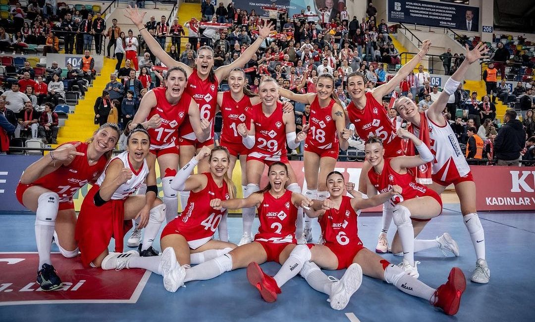 İZMİR, KADINLAR Voleybol 1’inci Ligi’nde bu sezon İzmir’i temsil eden
