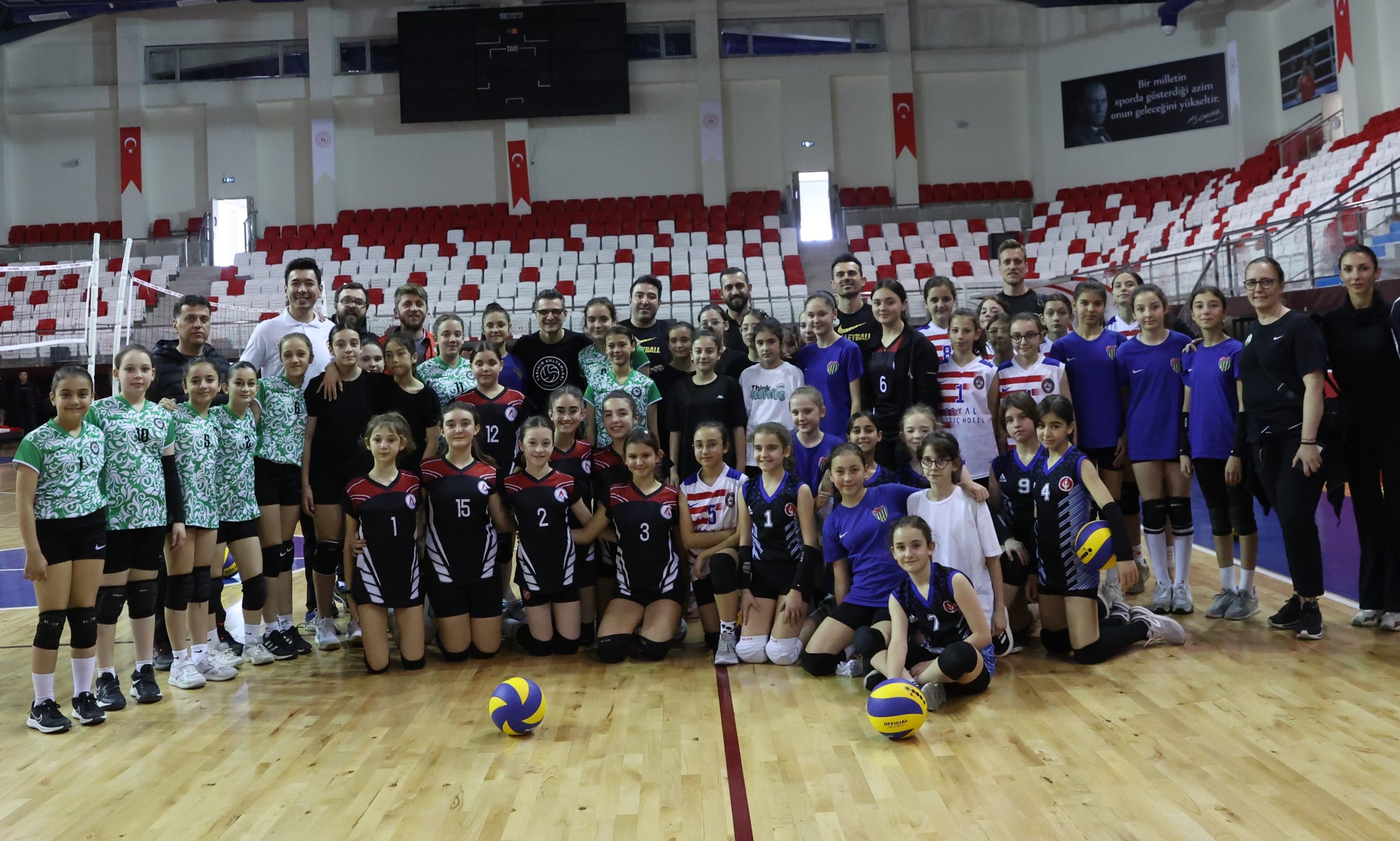 Yarının Sultanları projesi, kız çocukların hayatına ışık tutmaya devam ediyor