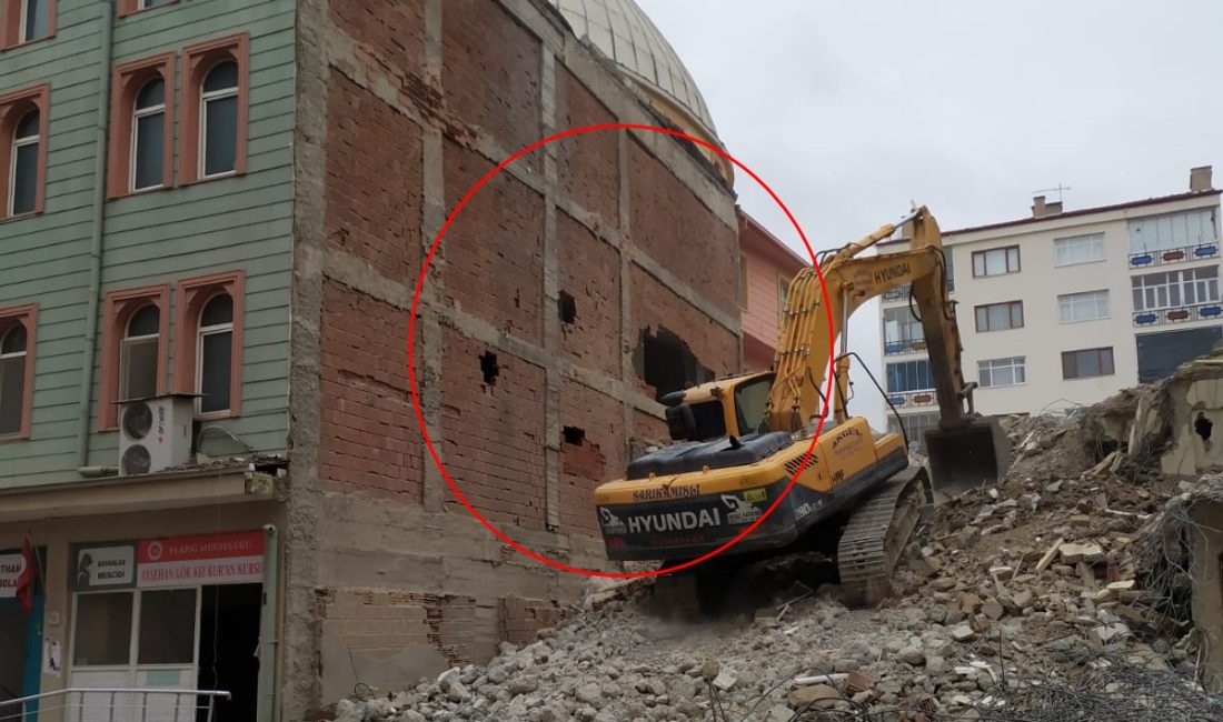 Kahramanmaraş’ta yıkım işlemleri yeniden başladı. 6 Şubat depremlerinde ağır hasar