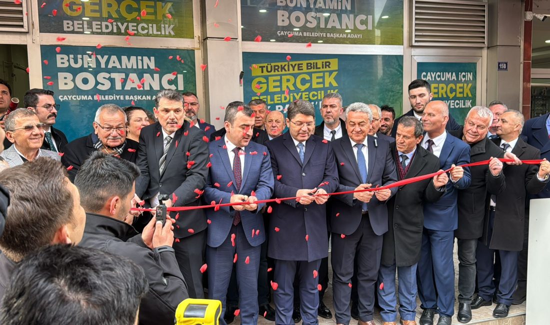 AK PARTİ SEÇİM BÜROLARININ AÇILIŞI YAPTI Adalet Bakanı Yılmaz Tunç,