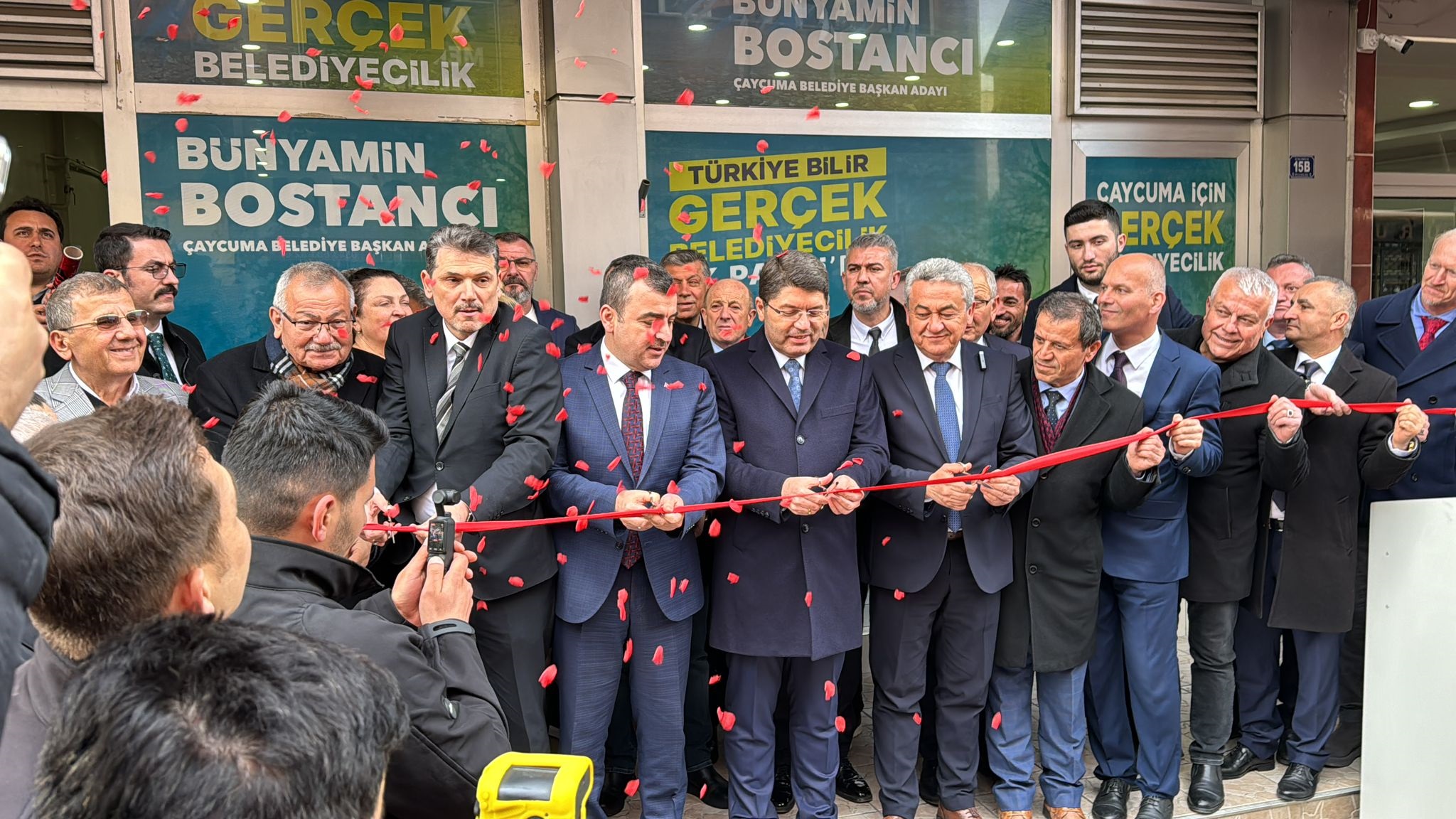ZONGULDAK Bakan Kacır: Türkiye, güçlü sanayi ve teknolojisi, istikrarlı siyasi yapısıyla umut ışığı oluyor (4) (VİDEO EKLENDİ)