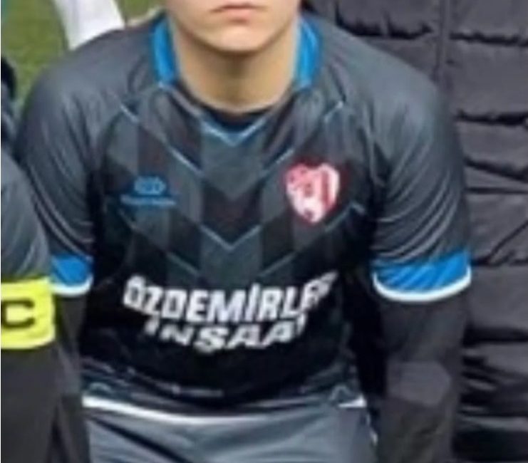 Erol POLAT/GEBZE(Kocaeli), -KOCAELİ’nin Gebze ilçesinde, 140 kllometre hızla 8 metrelik